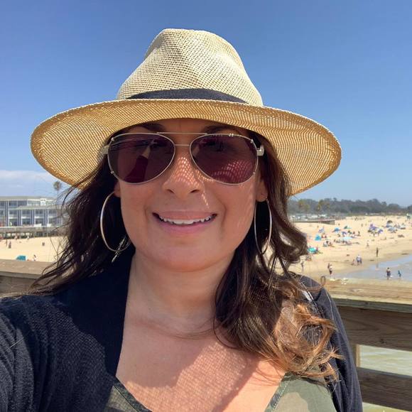 Meet your Posher, Gabriella - Picture 1 of 1